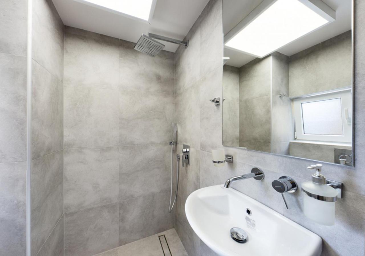 Feel Good Vibes - Apt Suite เอเธนส์ ภายนอก รูปภาพ