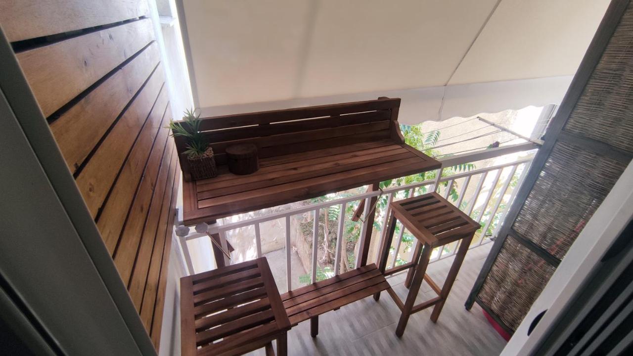 Feel Good Vibes - Apt Suite เอเธนส์ ภายนอก รูปภาพ
